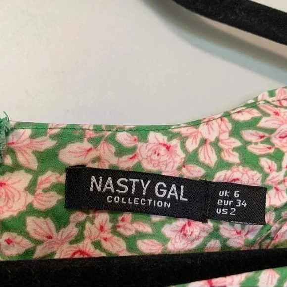 Nasty Gal puffed sleeves floral pink  green cropped blouse crop top - Picture 2 of 3